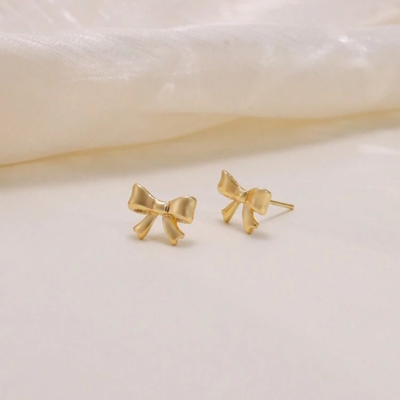 Gold Copper Mini Bow Stud Earrings - Picture 4 of 4